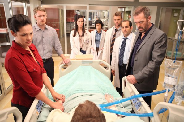 Dr House : Photo Odette Annable, Peter Jacobson, Hugh Laurie, Charlyne Yi, Kovar McClure, Harrison Thomas, Jesse Spencer
