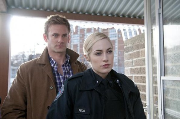 Rookie Blue : Photo Eric Johnson, Charlotte Sullivan