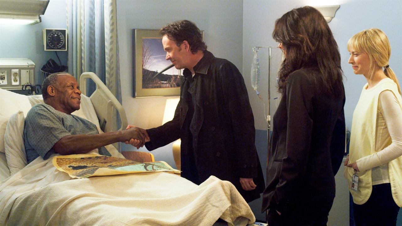 Photo Danny Glover, Beth Riesgraf, Timothy Hutton, Gina Bellman