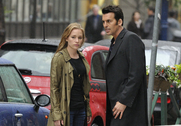 Covert Affairs : Photo Piper Perabo, Oded Fehr