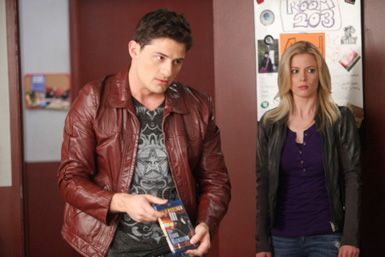 Community : Photo Enver Gjokaj, Gillian Jacobs