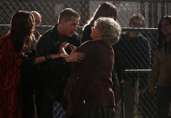 Once Upon a Time : Photo Josh Dallas, Meghan Ory, Beverley Elliott