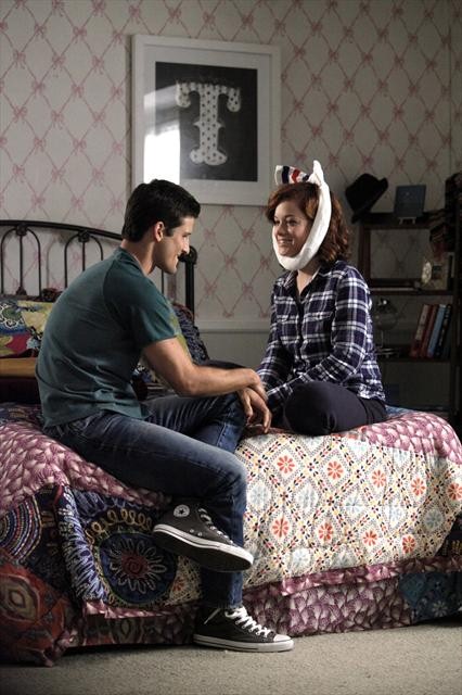 Suburgatory : Photo Jane Levy, Parker Young