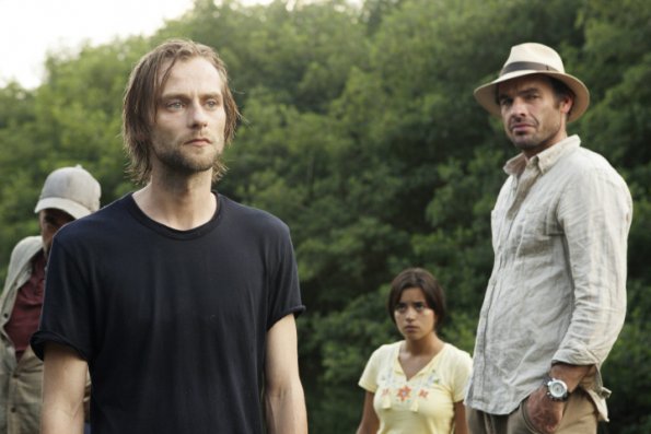 The River : Photo Joe Anderson, Paul Blackthorne, Paulina Gaitán