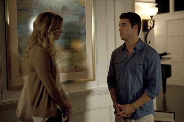 Revenge : Photo Emily VanCamp, Joshua Bowman