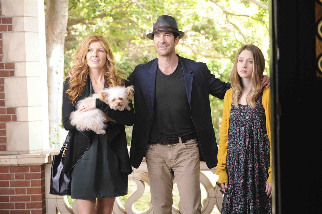 American Horror Story : Photo Taissa Farmiga, Connie Britton, Dylan McDermott