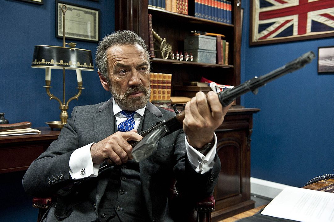 Spy (2011) : Photo Robert Lindsay