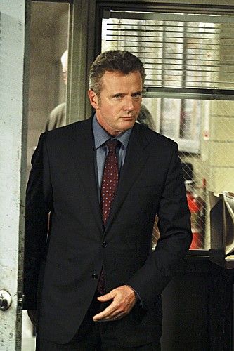 Elementary : Photo Aidan Quinn