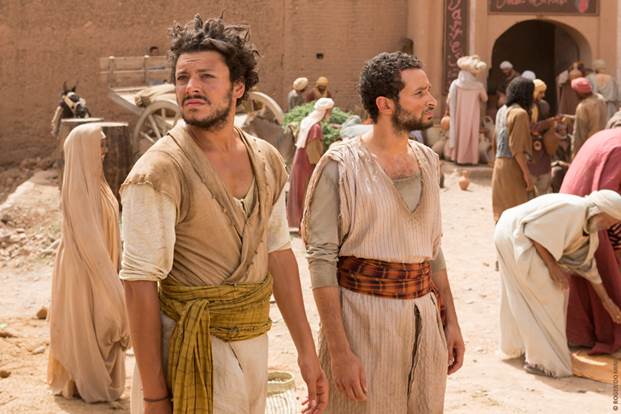 Les Nouvelles Aventures D Aladin 1eres Photos De Kev Adams Et William Lebghil Allocine