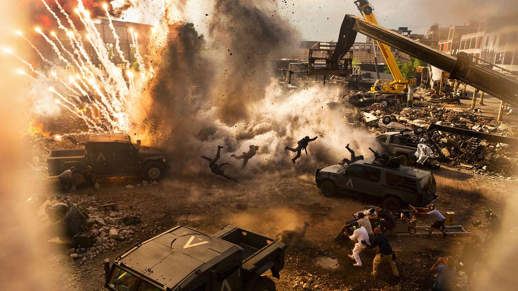 Menace Sur Kermadec Lieu De Tournage Optimus Prime menaçant sur l'affiche teaser de Transformers : The Last