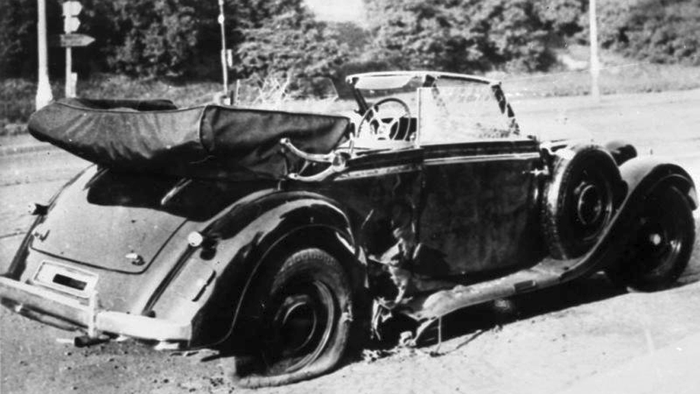 La Mercedes décapotable de Reinhard Heydrich, peu après l'attentat.
