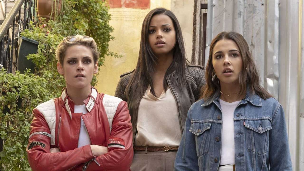 Films Et Séries Tv Avec Ella Balinska Charlie's Angels : qui sont Naomi Scott et Ella Balinska, les partenaires  de Kristen Stewart ? - Actus Ciné - AlloCiné