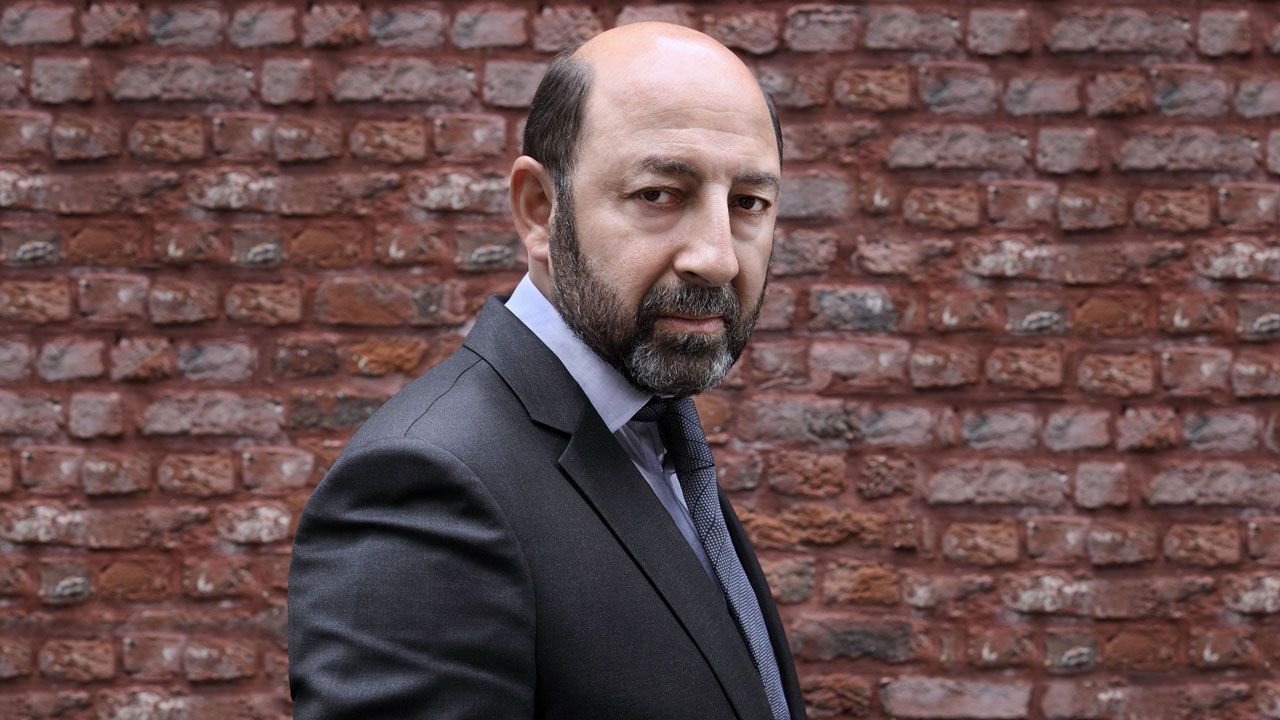 Apres Baron Noir Kad Merad Revient Dans Une Nouvelle Serie Sur Tf1 Avec Jean Reno Exclu News Series A La Tv Allocine