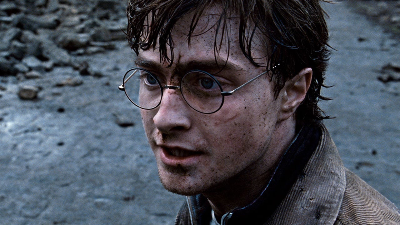 Le vif d'or attrapé par Harry Potter (Daniel Radcliffe) dans Harry Potter à  l'École des Sorciers
