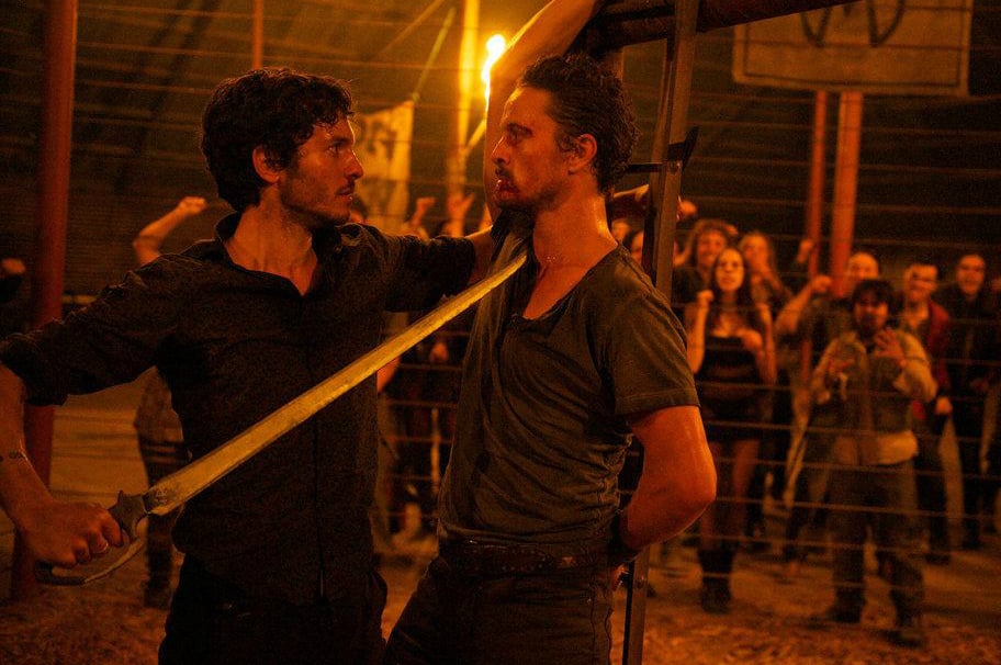 Revolution (2012) : Photo David Lyons, Mat Vairo