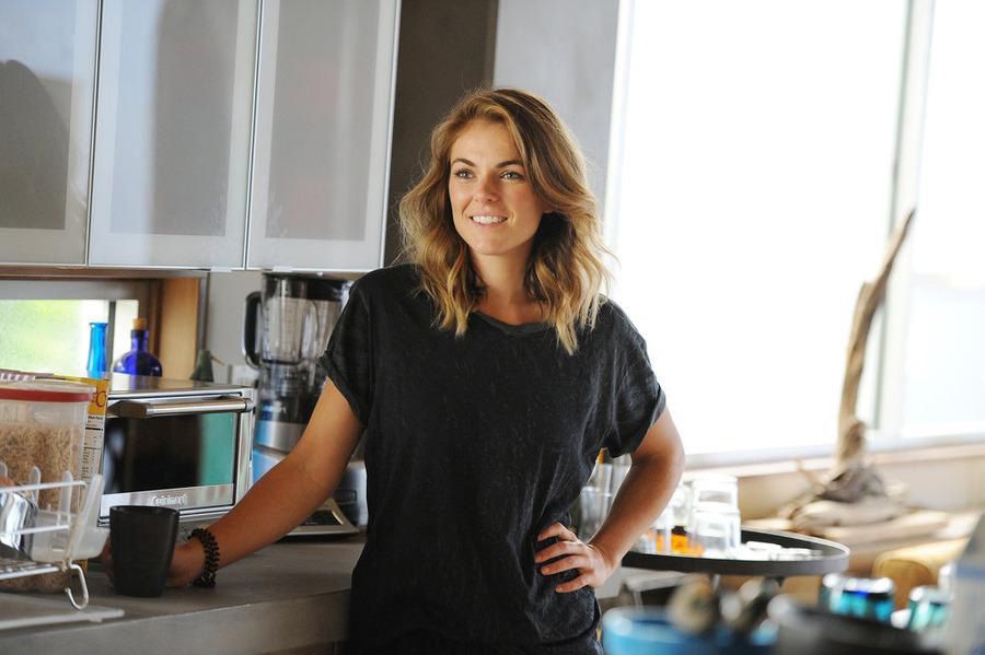 Graceland : Photo Serinda Swan