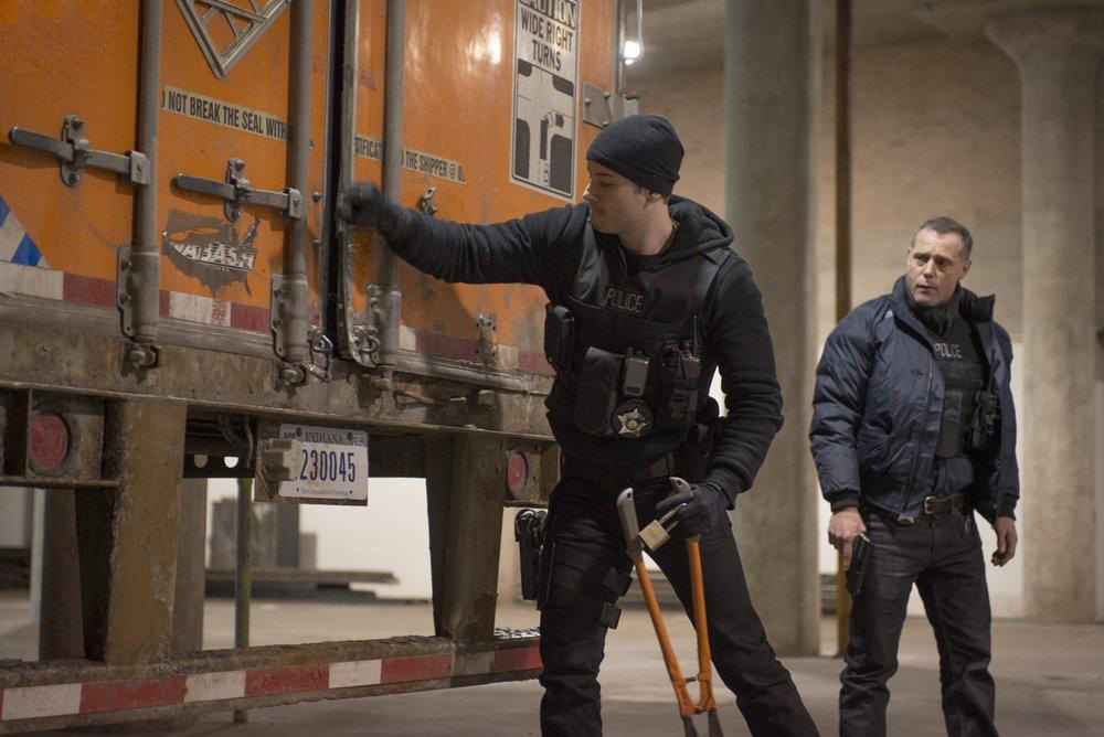Chicago Police Department : Photo Jason Beghe, Jesse Lee Soffer