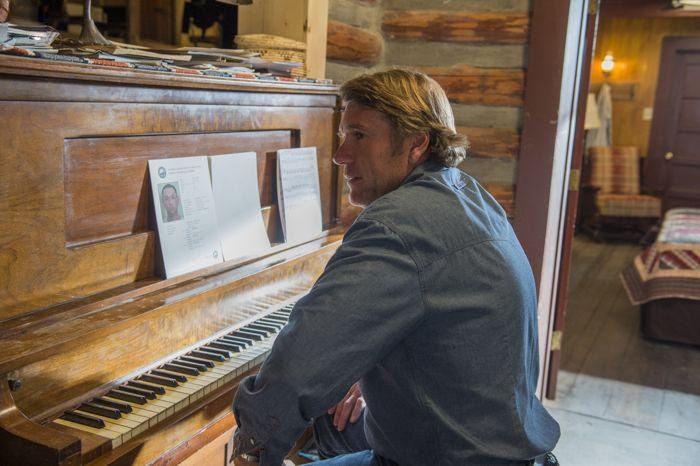 Longmire : Photo Robert Taylor (II)