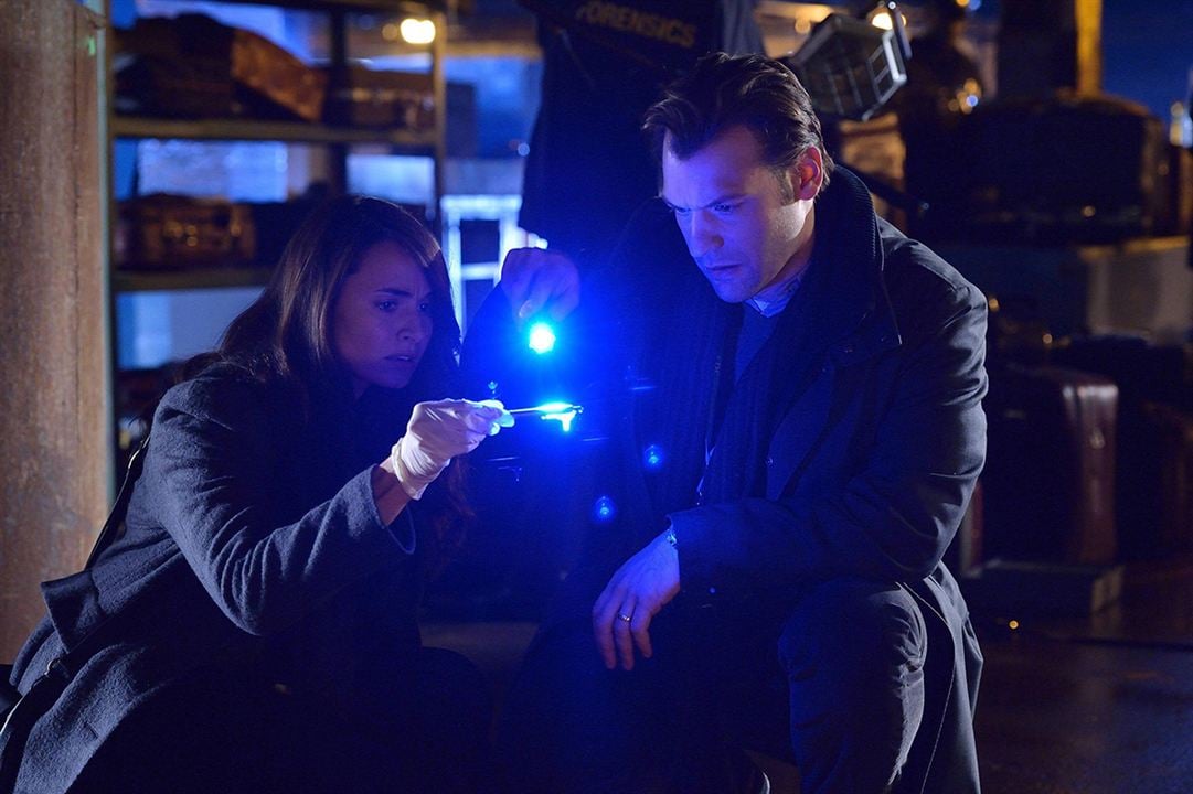 The Strain : Photo Corey Stoll, Mia Maestro