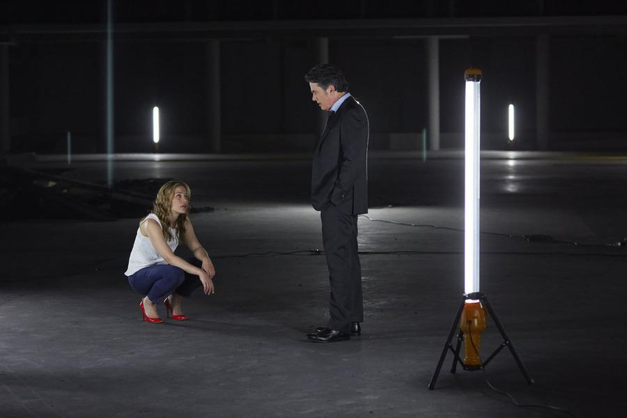 Covert Affairs : Photo Peter Gallagher, Piper Perabo