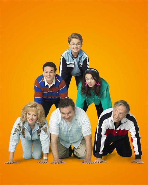 Photo George Segal, Jeff Garlin, Troy Gentile, Wendi McLendon-Covey, Hayley Orrantia, Sean Giambrone