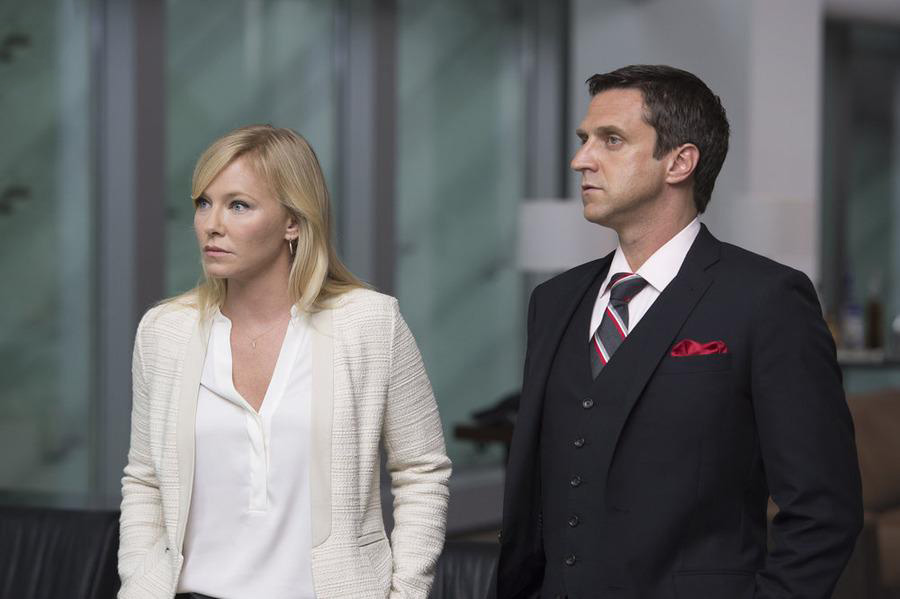 New York Unité Spéciale : Photo Kelli Giddish, Raul Esparza