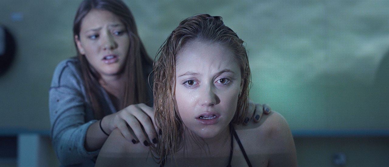 It Follows : Photo Maika Monroe, Lili Sepe