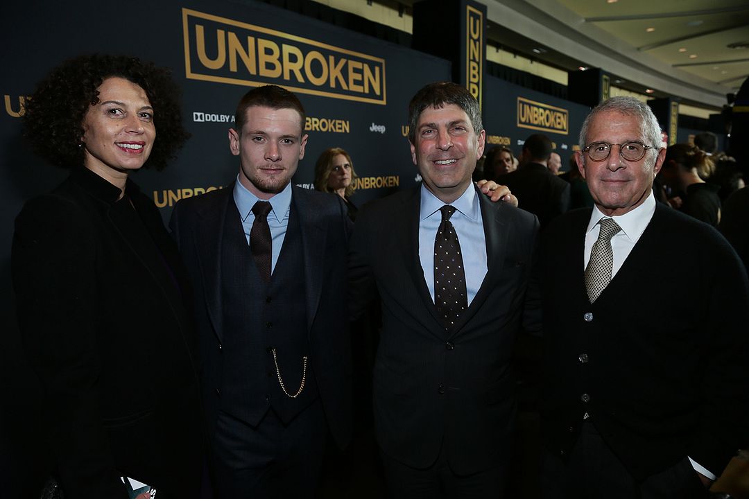Invincible : Photo promotionnelle Ron Meyer, Donna Langley, Jack O'Connell, Jeff Shell