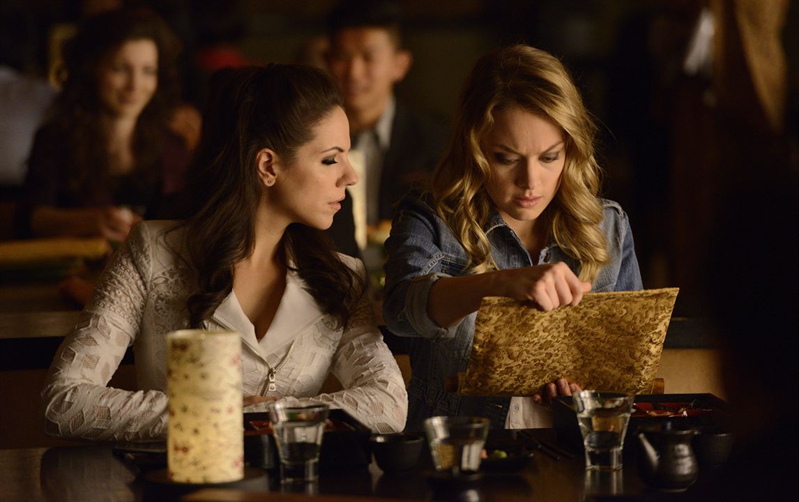 Lost Girl : Photo Anna Silk, Rachel Skarsten