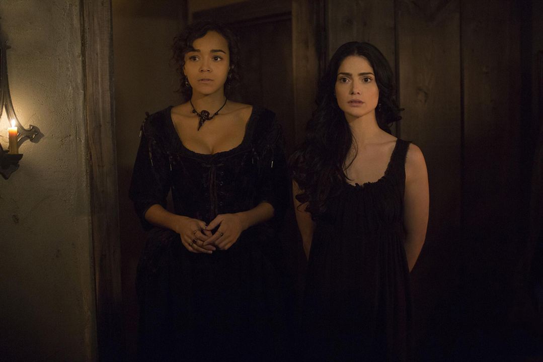 Salem : Photo Ashley Madekwe, Janet Montgomery