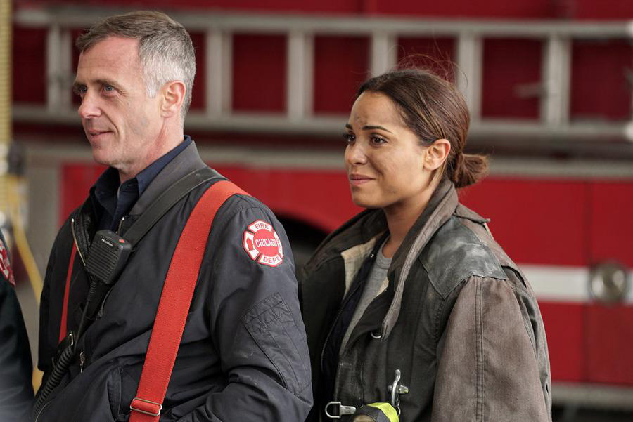 Chicago Fire : Photo David Eigenberg, Monica Raymund