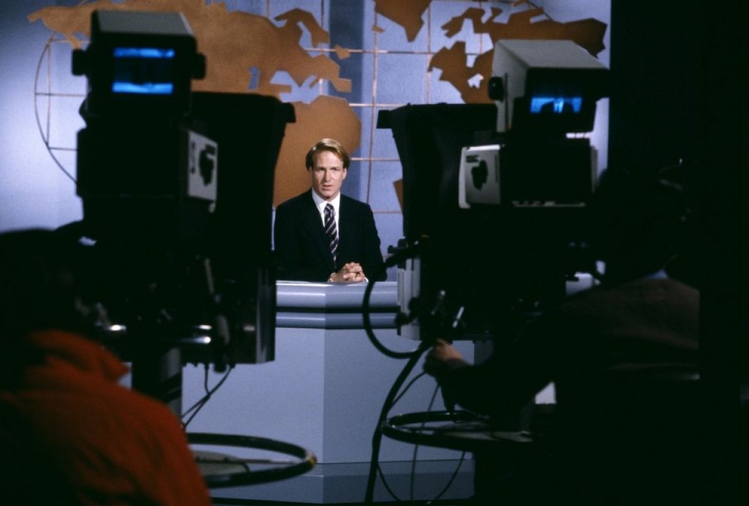 Broadcast News : Photo