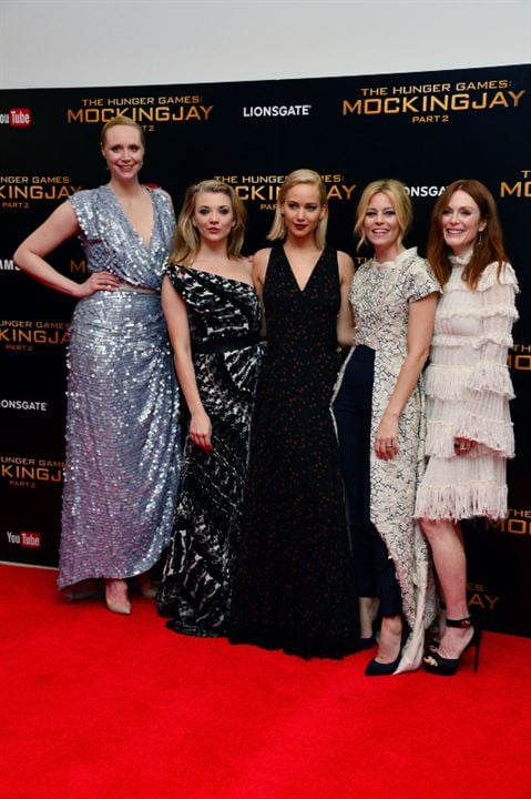 Hunger Games - La Révolte : Partie 2 : Photo promotionnelle Natalie Dormer, Julianne Moore, Jennifer Lawrence, Gwendoline Christie, Elizabeth Banks