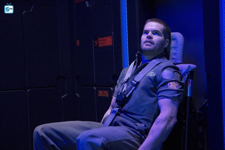 The Expanse : Photo Wes Chatham