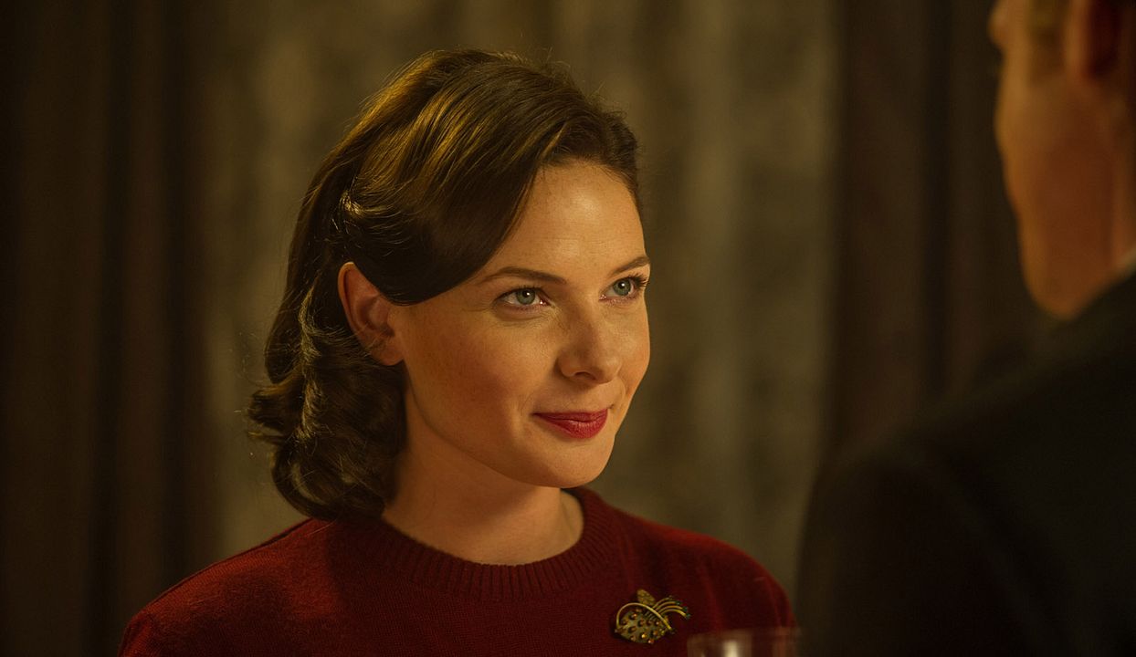 Despite the Falling Snow : Photo Rebecca Ferguson