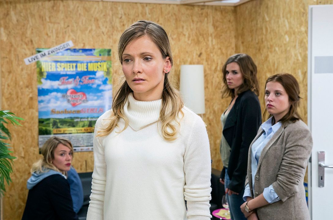Photo Alexandra Finder, Alwara Höfels, Jella Haase, Karin Hanczewski