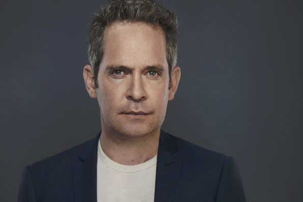 Photo Tom Hollander