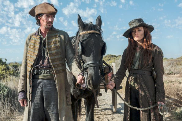 Black Sails : Photo Clara Paget, Toby Schmitz