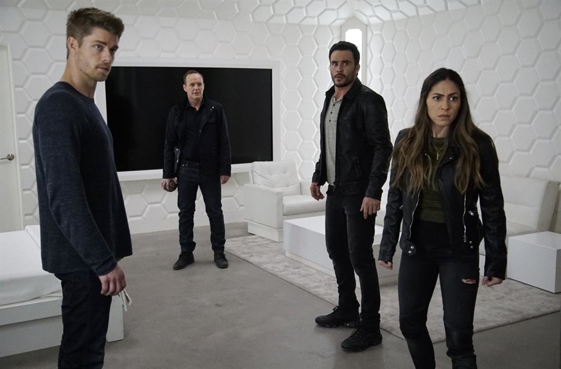 Marvel : Les Agents du S.H.I.E.L.D. : Photo Juan Pablo Raba, Luke Mitchell, Clark Gregg, Natalia Cordova-Buckley