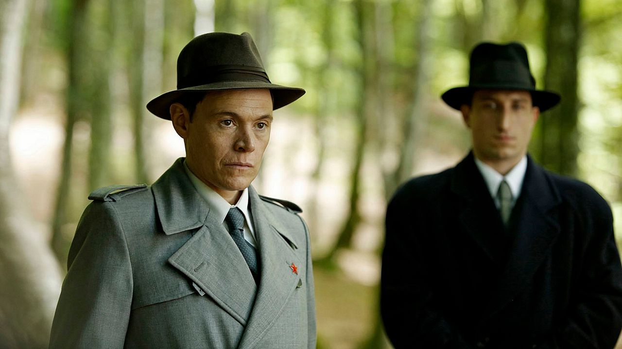 Gernika : Photo Burn Gorman