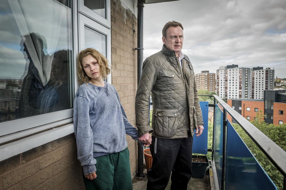 Prey (2014) : Photo Philip Glenister, Myanna Buring