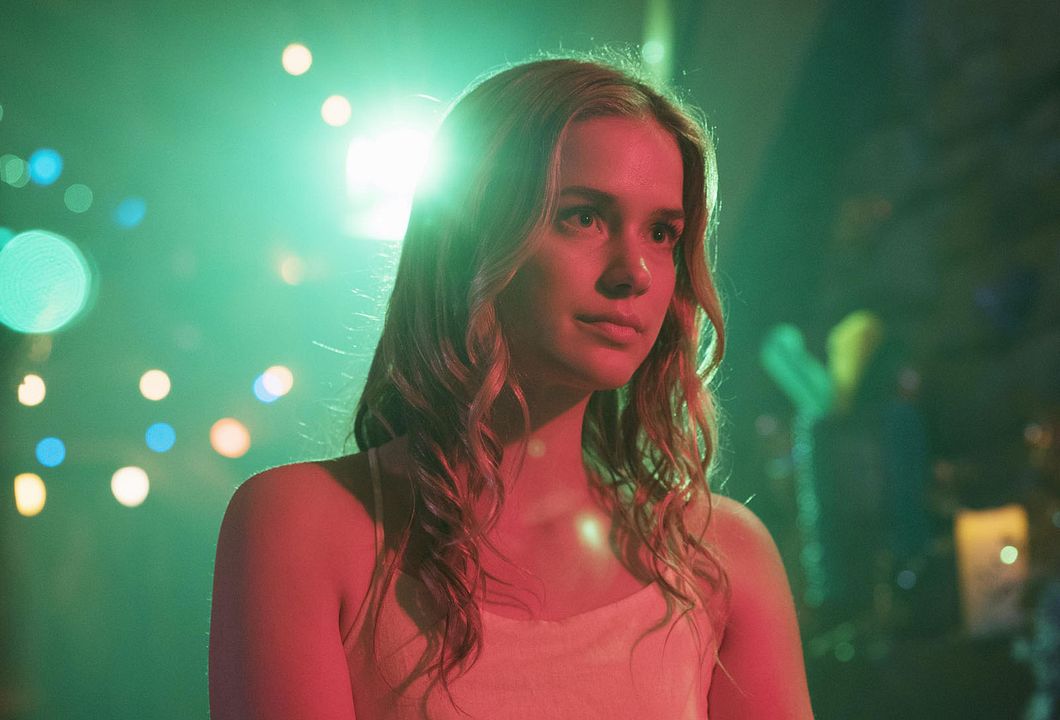 Dead of Summer : Photo Elizabeth Lail