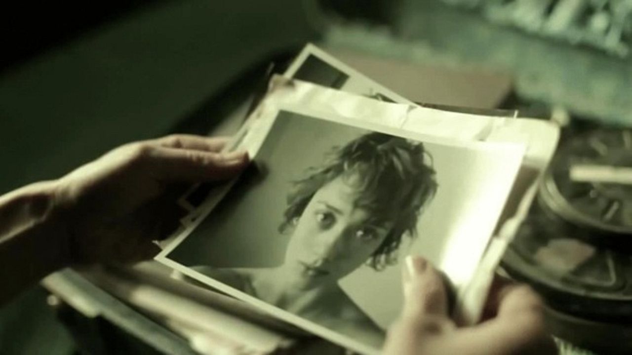 The Teller and the Truth : Photo