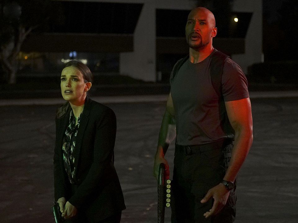 Marvel : Les Agents du S.H.I.E.L.D. : Photo Henry Simmons, Elizabeth Henstridge