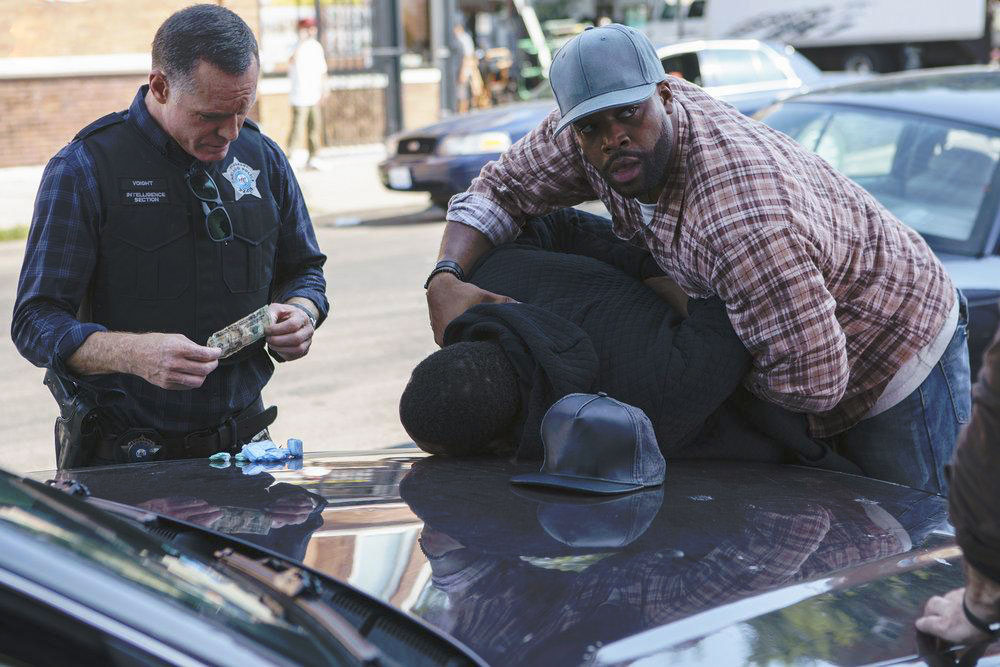 Chicago Police Department : Photo LaRoyce Hawkins, Jason Beghe