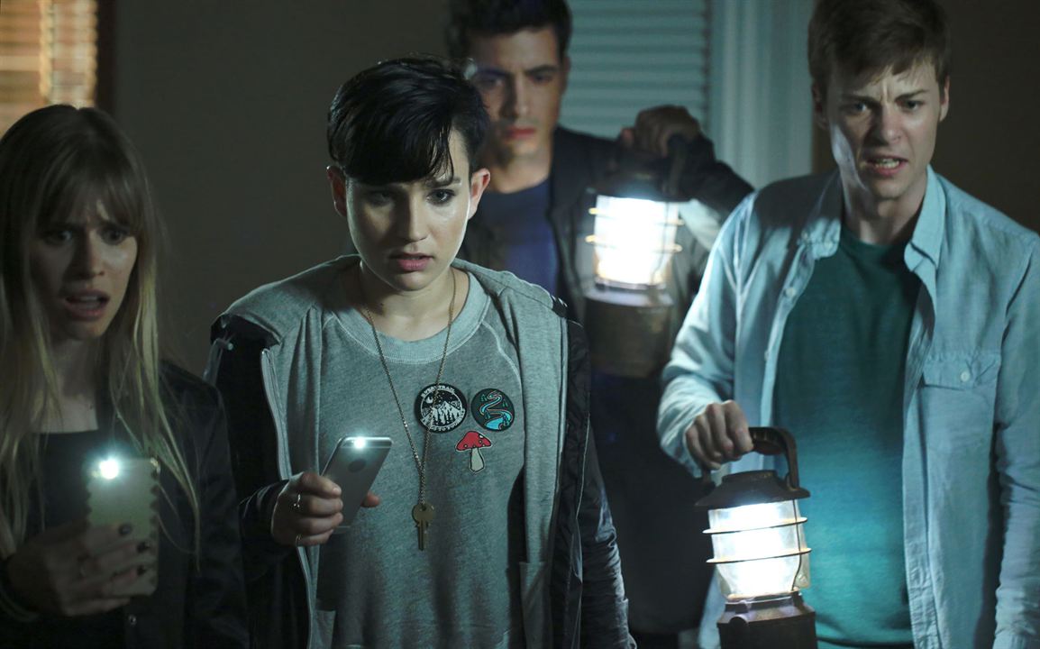 Scream : Photo Carlson Young, Bex Taylor-Klaus