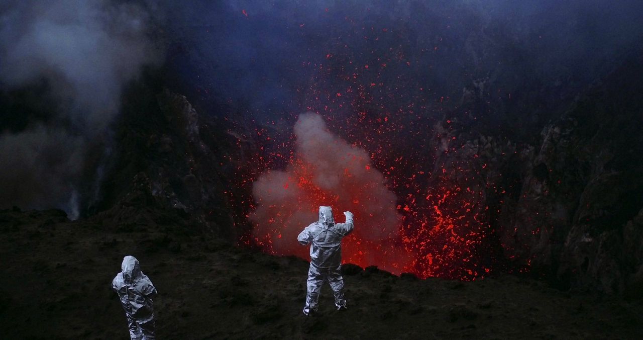 Into The Inferno : Photo