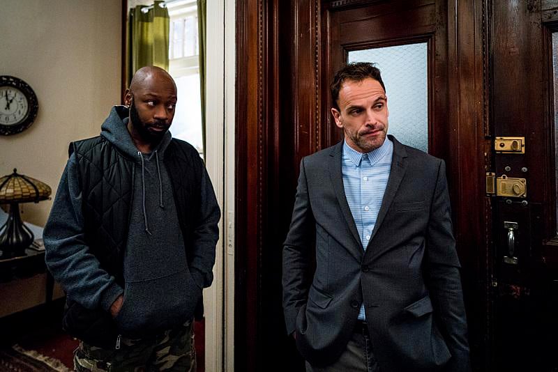 Elementary : Photo Jonny Lee Miller, Nelsan Ellis