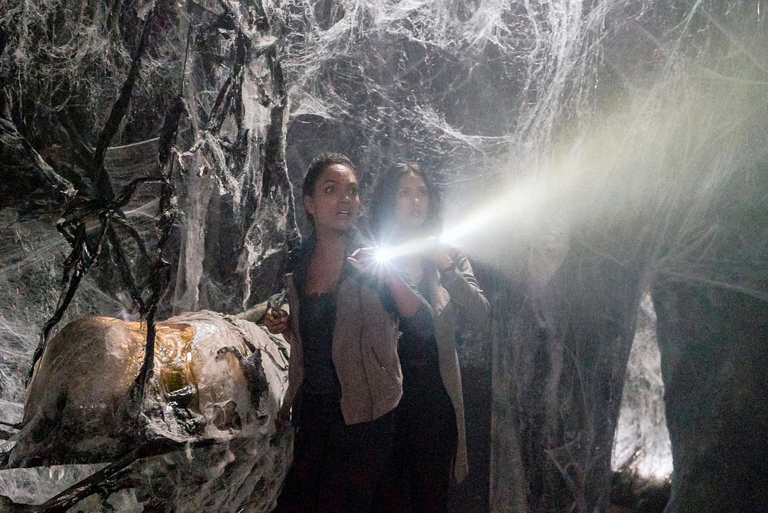 Sleepy Hollow : Photo Lyndie Greenwood, Janina Gavankar