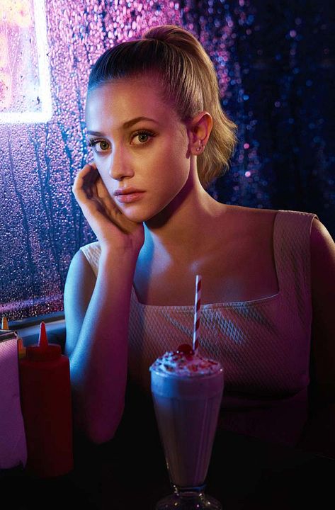 Photo Lili Reinhart